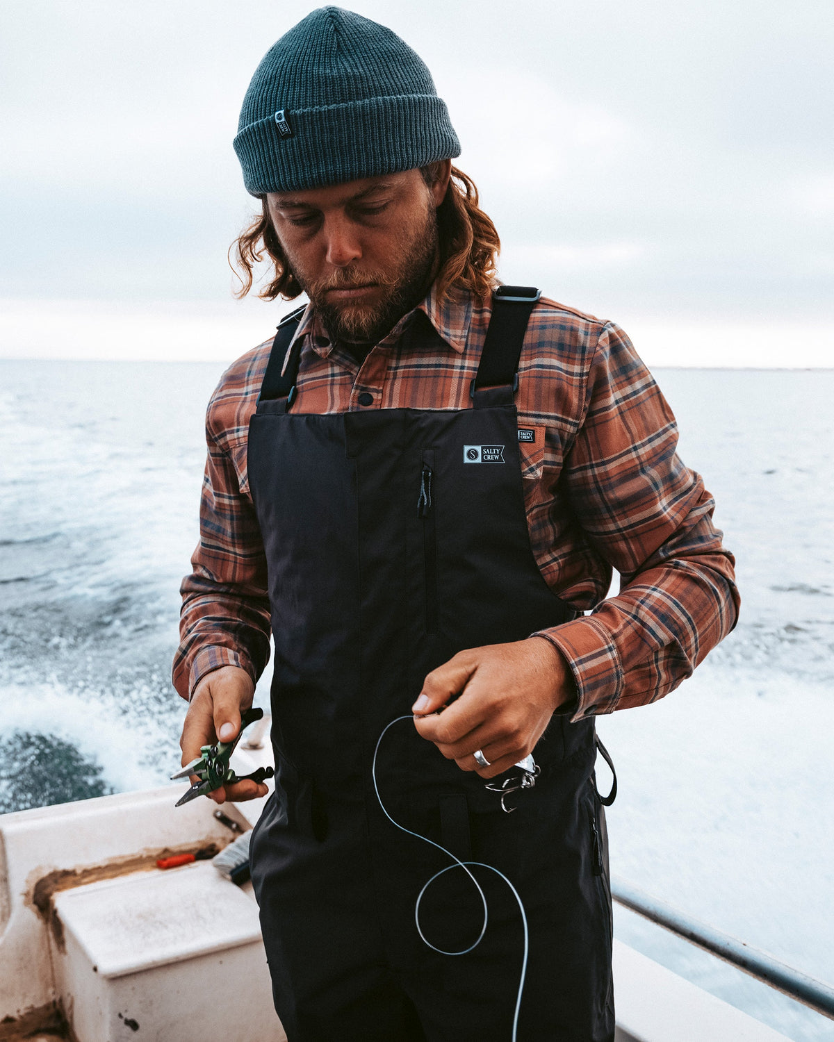 LONG RANGE TECH BIB - Black | Salty Crew Premium