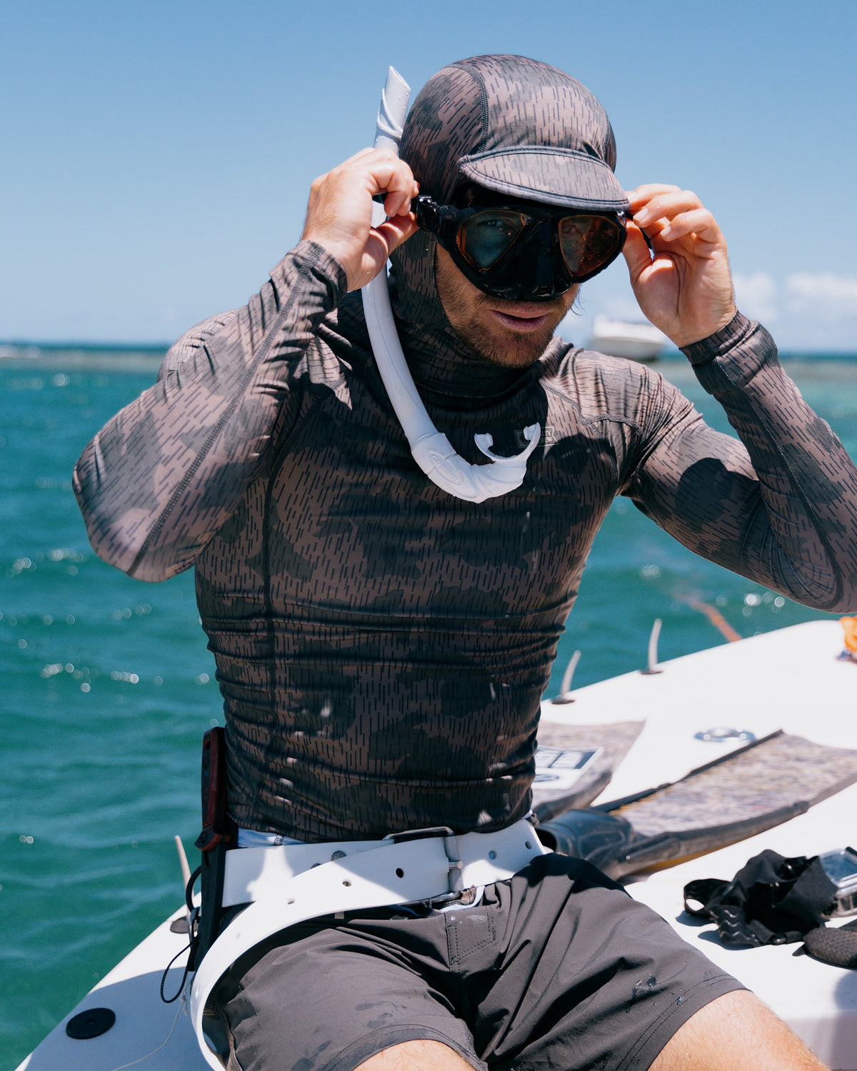 APEX HOOD SURF RASHGUARD - Recon Camo | Salty Crew Premium