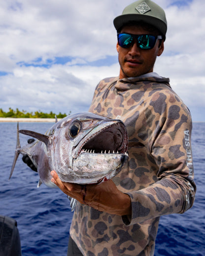 MARINER LITE UV HOOD - Tan Camo | Salty Crew Premium