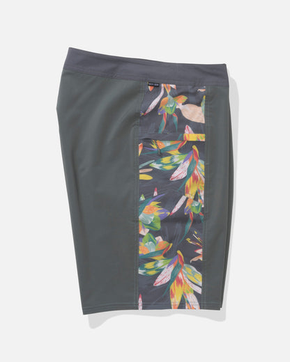 FLAGSHIP BOARDSHORT - WASHED GREEN | Salty Crew Premium