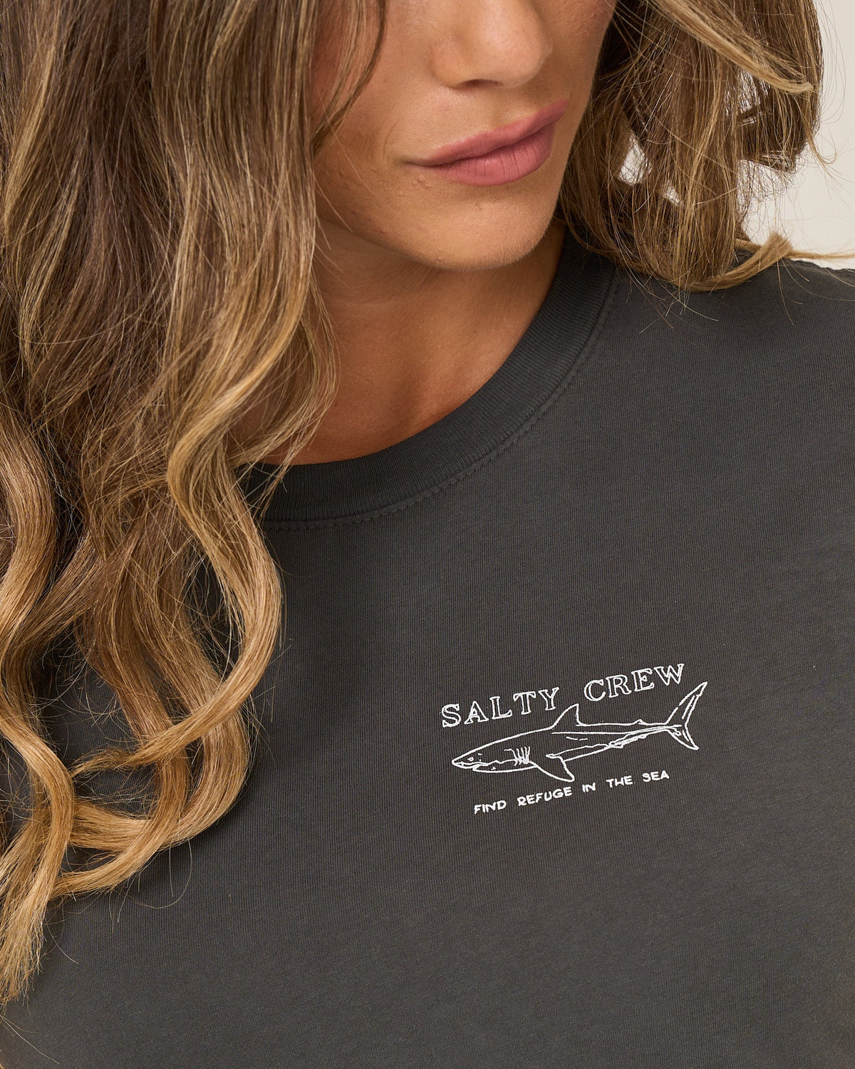 SHARK ANATOMY MODERN TEE - Charcoal | Salty Crew Premium