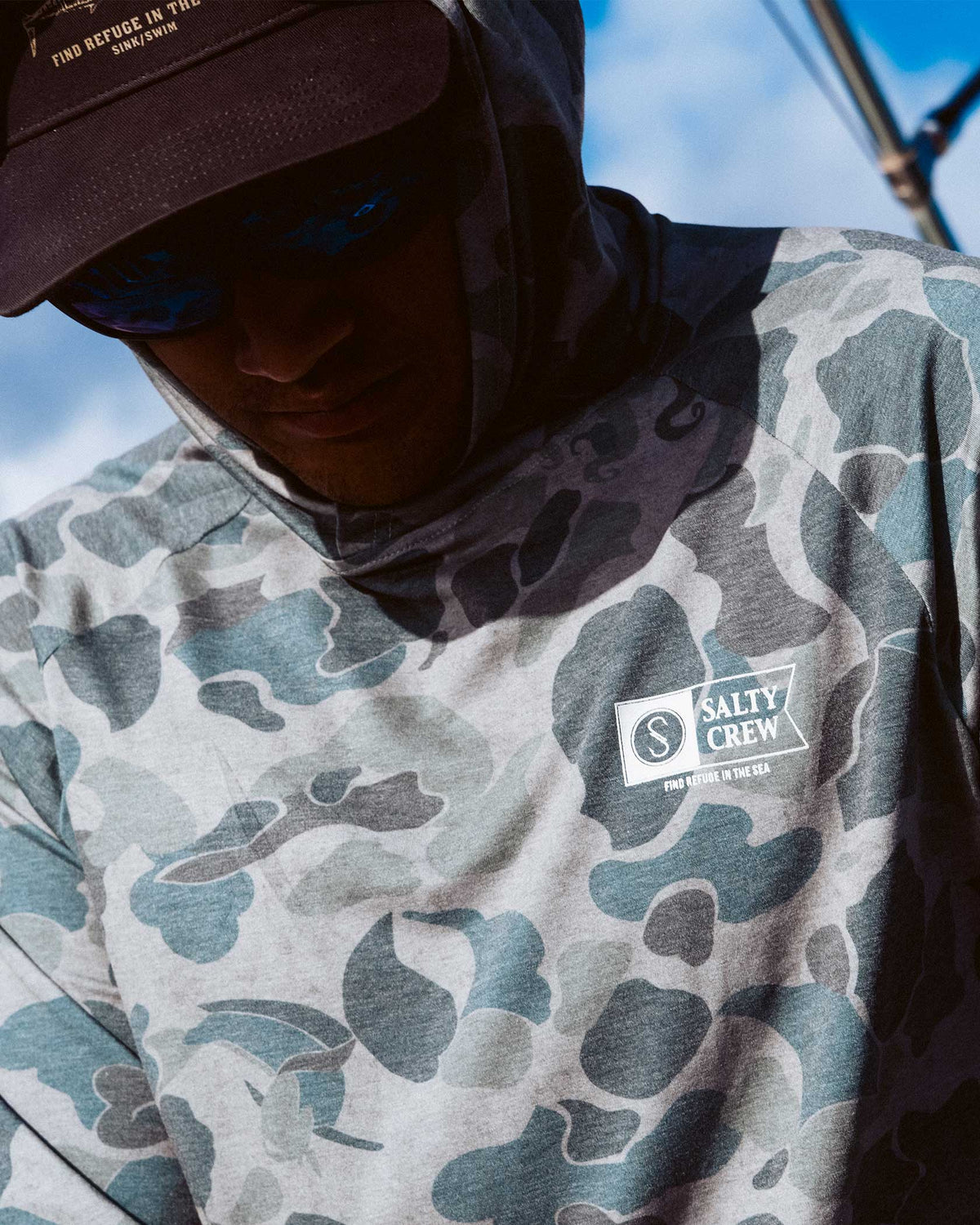 MARINER HOOD TECH TEE - Sand Camo | Salty Crew Premium